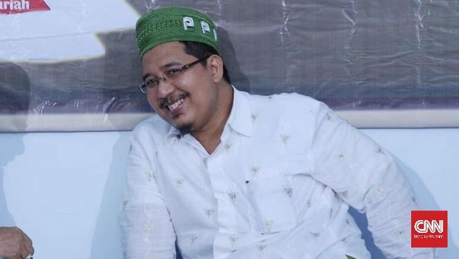 Wafi Maemun Zubaer, putra dari Mbah Moen, memilih mendukung Prabowo karena kecewa dengan kepemimpinan Romahurmuziy di PPP yang haus kekuasaan.
