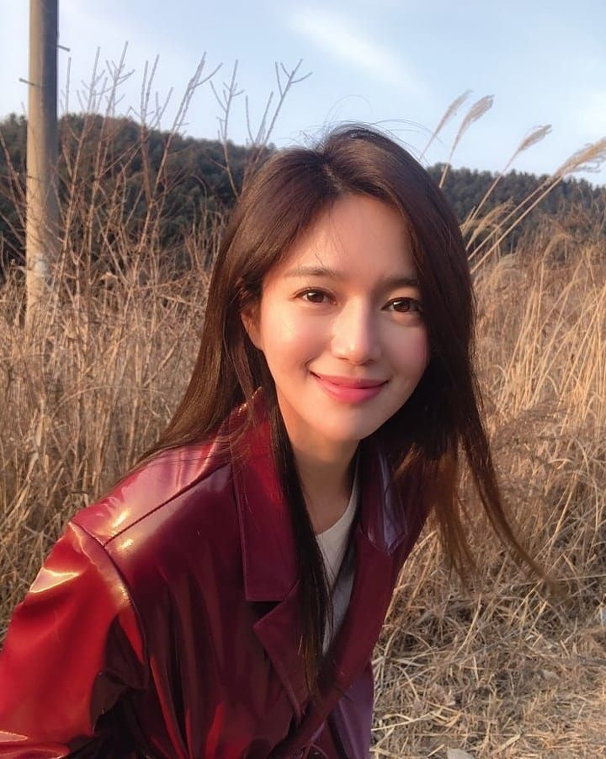 Lee Elijah sukses membuat penonton ikut terhanyut dalam peran antagonisnya sebagai Min Yoo Ra di drama The Last Empress&period; Yuk&comma; intip potret cantik Lee Elijah&period;