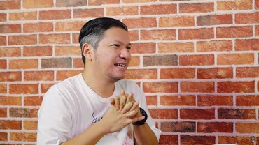 img-title Gading Marten Nangis Nyanyikan 'Pergilah Kasih', Ingat Gisel?