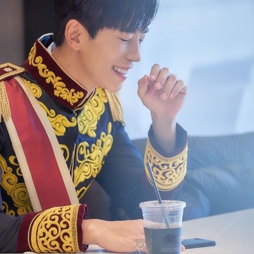 6 Penghargaan Yang Diraih Kaisar Lee Hyuk 'The Last Empress'