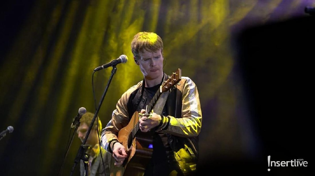 Kodaline sukses menggelar konser di Istora Senayan Jakarta pada Jumat &lpar;1&sol;3&rpar; malam&period; Ribuan fans Kodaline larut dalam konser bertajuk Politics of Living Tour&period;