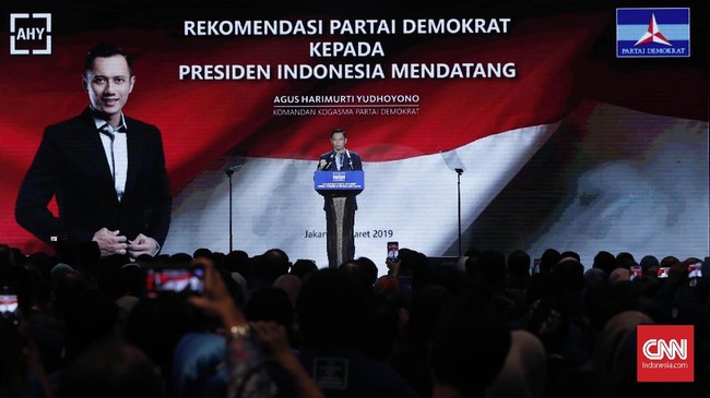 Komandan Kogasma Agus Harimurti Yudhoyono mengaku seharusnya pidato rekomendasi partainya untuk pemenang Pilpres 2019 kelak dilakukan ayahnya, SBY.
