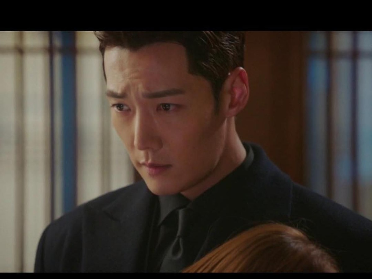 Choi Jin Hyuk&comma; salah satu aktor dalam drakor The Last Empress memang dikenal digemari banyak fans&period; Berikut ini enam potret ketampanan Choi Jin Hyuk&period;