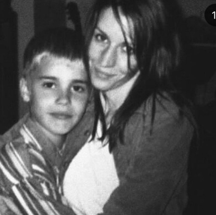 Nah, kalau ini potret Justin bersama sang Bunda. (Foto: Instagram @justinbieber)