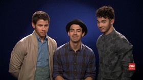 VIDEO: The Jonas Brother Kembali dengan 'Sucker'