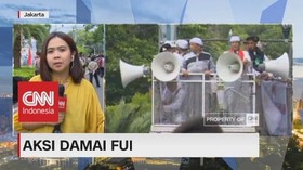 Aksi Damai FUI di Depan Gedung KPU