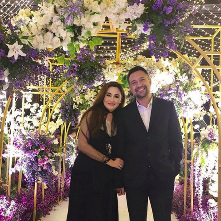 <p>Terakhir,<a href="https://wolipop.detik.com/foto-hijab/d-4433242/9-pasangan-artis-yang-kompak-berhijrah-makin-harmonis" target="_blank"> pasangan</a> lawas yang berjiwa anak muda, Ari Sihasale dan Nia Zulkarnaen. Penasaran kan, rahasia langgeng pernikahan mereka? (Foto: Instagram @alenia259)</p>