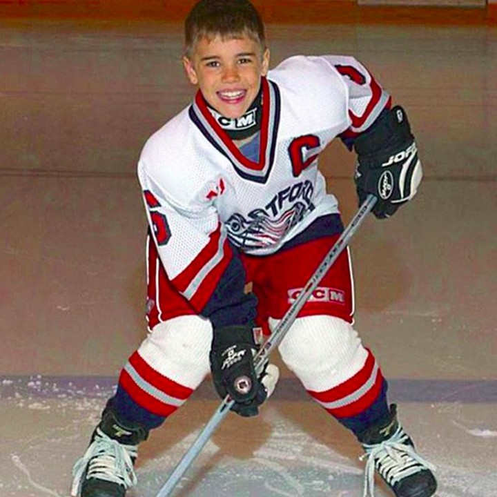 Kala itu, Scooter Braun terpukau melihat video rekaman penampilan Justin dalam lomba menyanyi yang diunggah ibu Justin, lalu mencari keberadaan Justin. (Foto: Instagram @justinbieber)<div class="gmail_attr" dir="ltr"> </div>