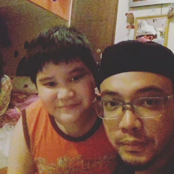 <p>Di tengah kesibukannya, Sandy mengatakan kalau menyempatkan waktu bersama anak laki-lakinya menjadi mood booster agar tetap semangat. (Foto:Instagram @sandy_tumiwa82)</p>