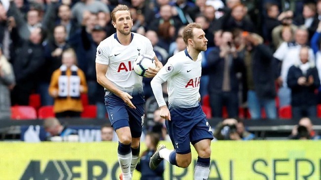 Harry Kane menghindarkan Tottenham Hotspur dari kekalahan setelah Arsenal unggul lebih dahulu lewat gol yang dicetak Aaron Ramsey di Stadion Emirates.