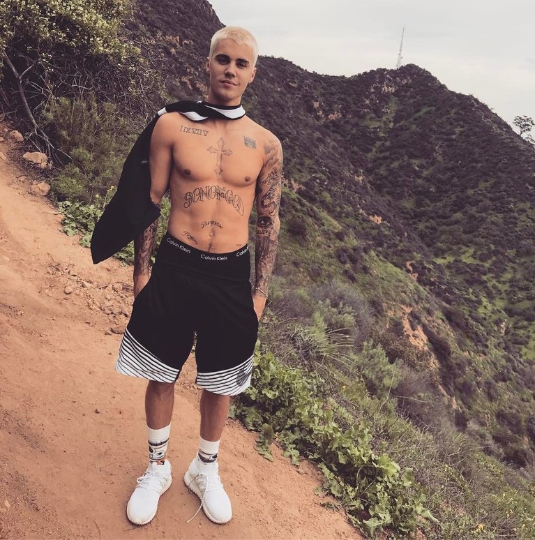 25 Tahun Transformasi Justin Bieber Penyanyi asal Kanada, Justin Bieber kini sudah berusia 25 tahun. Berikut ini transformasi penampilan Justin Bieber selama 25 tahun hidup dan karirnya.
