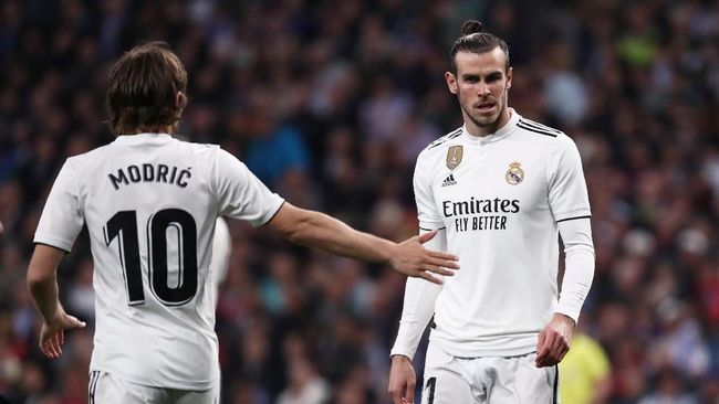 Real Madrid Ingin Buang Gareth Bale Real Madrid terus menunjukkan indikasi ingin membuang Gareth Bale dari skuat musim depan dengan cara meminjamkan pemain tersebut ke Tottenham Hotspur.