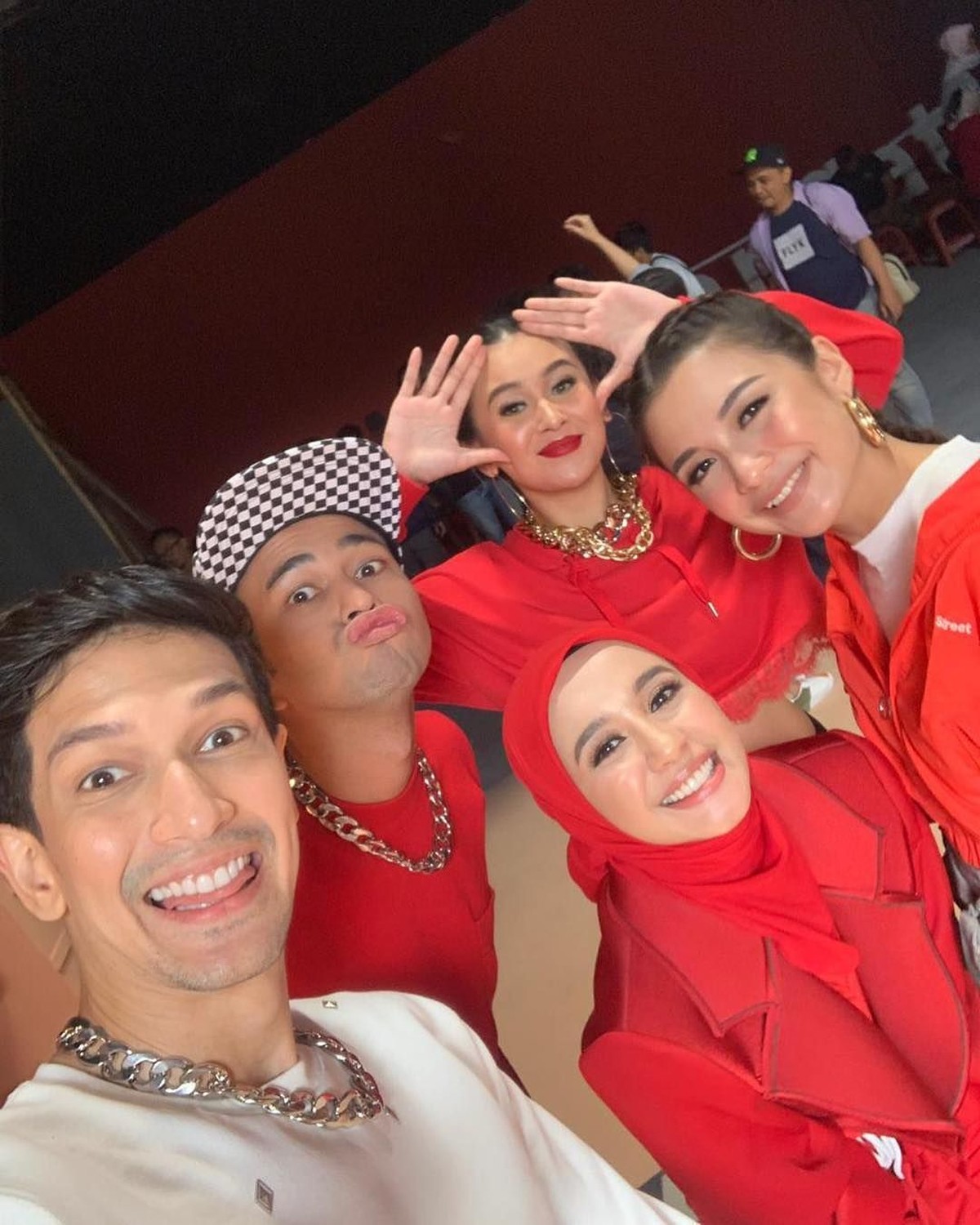 Personel BBB&comma; Raffi Ahmad&comma; Laudya Chyntia Bella&comma; Dimas Beck&comma; Chelsea Olivia&comma; dan Ayushita makin dewasa&period; Transformasi ini jadi bukti makin dewasa&comma; makin memukau&period;