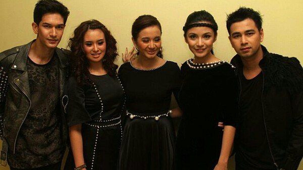 Personel BBB&comma; Raffi Ahmad&comma; Laudya Chyntia Bella&comma; Dimas Beck&comma; Chelsea Olivia&comma; dan Ayushita makin dewasa&period; Transformasi ini jadi bukti makin dewasa&comma; makin memukau&period;