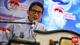 Tak Dampingi Prabowo, Sandiaga Nobar Debat Bareng Relawan