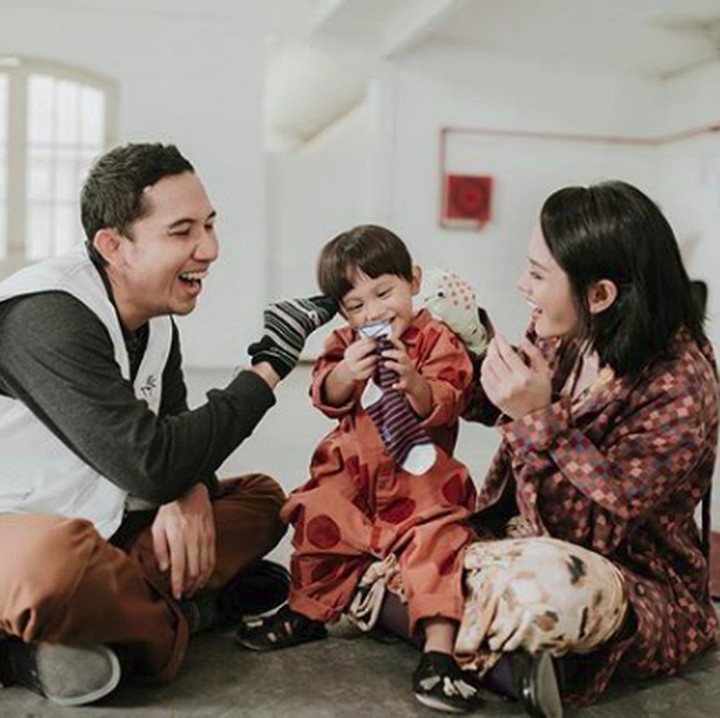 <p>Baru-baru ini, Andien mengeluarkan sebuah video klip yang untuk pertama kali melibatkan keluarga kecilnya, termasuk si kecil Anaku Askara Biru atau kerap disapa Kawa. (Foto: Instagram/andienaisyah)</p>