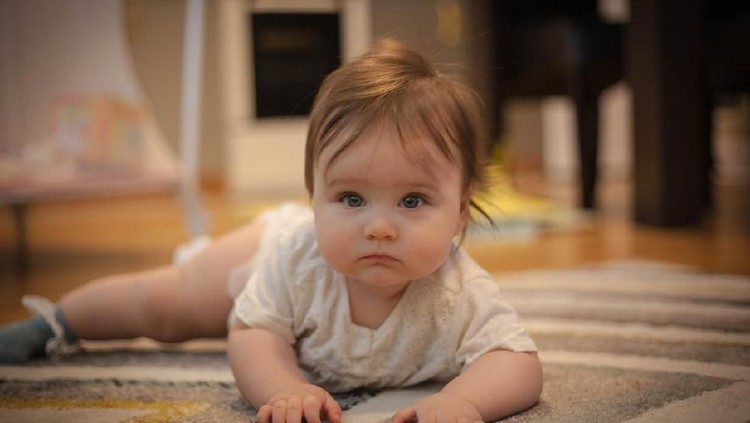 40 Ide Nama Bayi Perempuan Indah dengan Awalan 'Shah ...