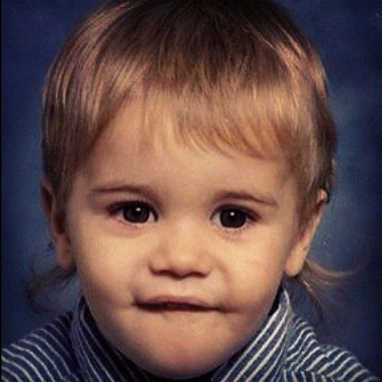 25 Tahun Transformasi Justin Bieber Penyanyi asal Kanada, Justin Bieber kini sudah berusia 25 tahun. Berikut ini transformasi penampilan Justin Bieber selama 25 tahun hidup dan karirnya.