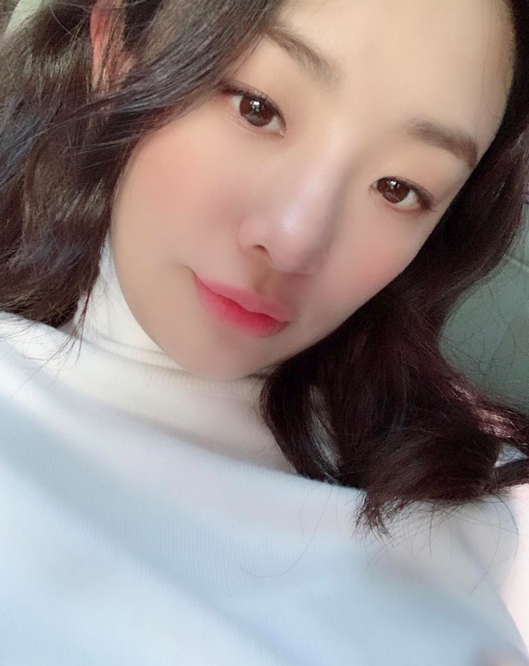 Stephanie Lee memiliki nama asli Stephanie Jeongah Lee. Memiliki darah Amerika, Lee lahir di Michigan, 14 September 1993.