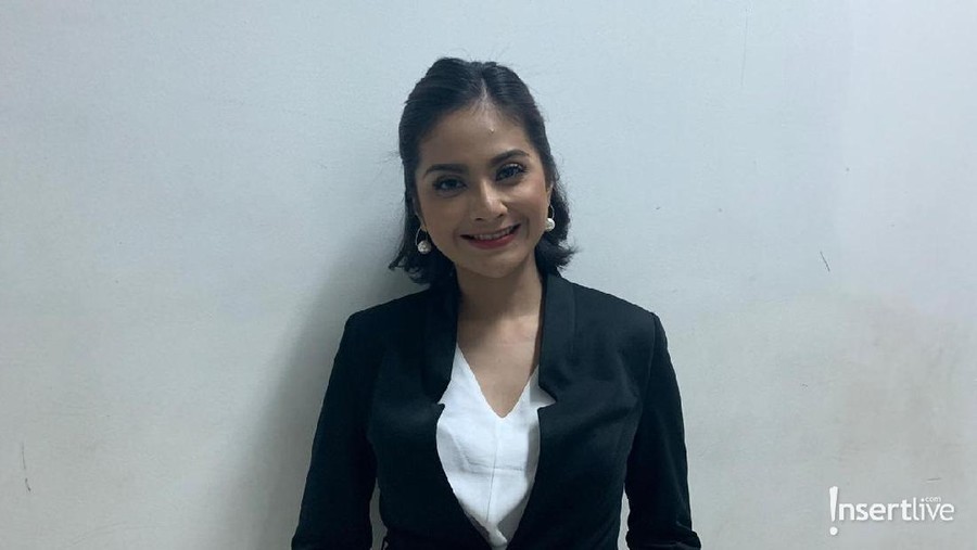 Tiwi eks T2 mengaku sedang merencanakan untuk segera merilis lagu terbaru bersama labelnya saat ini.