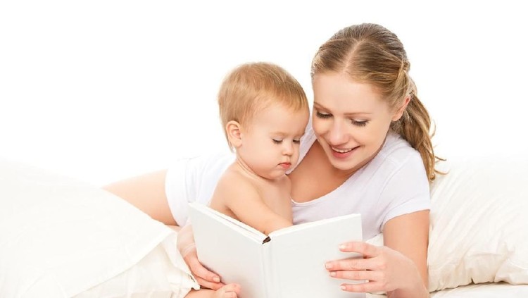 Bun, Tak Ada Kata Terlambat Tanamkan Cinta Baca Buku pada Anak Mengenalkan buku ke anak bisa kapan saja, tapi jangan sampai salah memberikan buku ke anak untuk pembaca pemula.