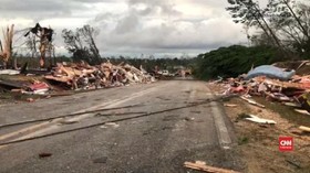 VIDEO: Alabama Porak Poranda Diterjang Tornado