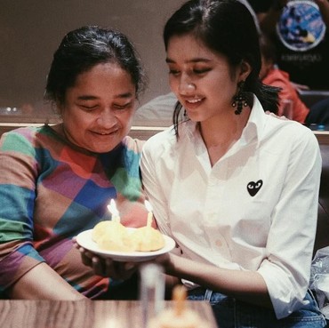 Anak Tunggal, Ini Harapan Ibunda pada Mikha Tambayong