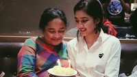 <p>Sang ibunda menanamkan agama dan iman kepada Mikha Tambayong sejak pesinetron itu masih kecil. (Foto: Instagram/miktambayong)</p>