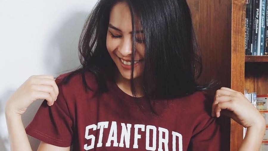 Maudy Ayunda kembali mengukir prestasti di dunia pendidikan. Ia diterima di dua universitas ternama sekaligus untuk jenjang S2. Mana ya yang akan ia pilih?