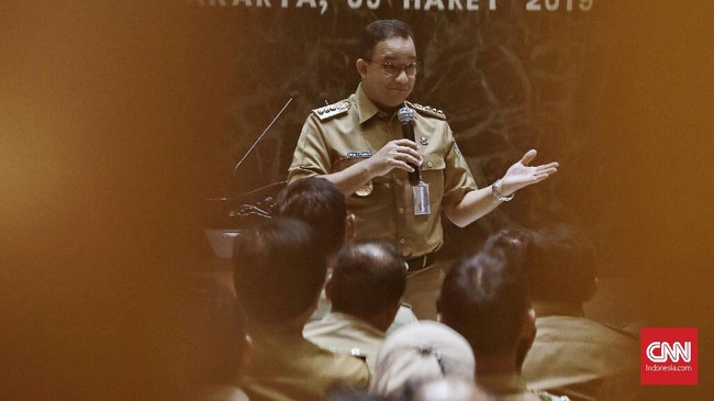PKS mendorong pengalihan saham tersebut untuk sektor-sektor yang krusial, mulai dari perekonomian hingga pendidikan di DKI Jakarta.