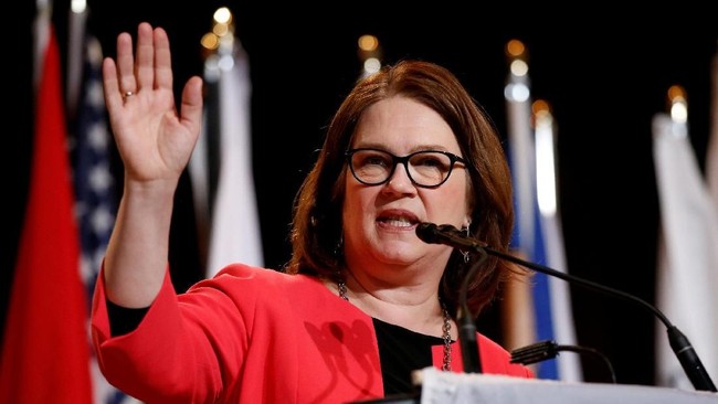 Menteri urusan fiskal Kanada, Jane Philpott, mengundurkan diri di tengah dugaan skandal kolusi pemerintahan Justin Trudeau untuk menutupi kasus korupsi.