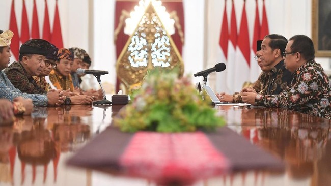 Pertemuan PHDI dengan Jokowi di Istana Merdeka tak membicarakan politik, apalagi soal dukungan dalam pemilihan presiden (Pilpres) 2019.