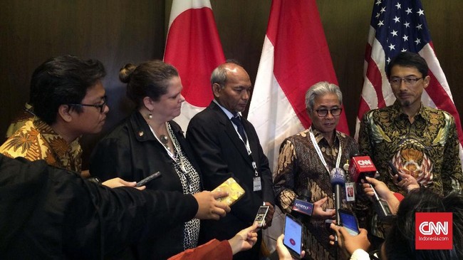 Pemerintah tengah mencari pembeli 40 kargo gas, karena permintaan di dalam negeri yang rendah mengakibatkan kelebihan pasokan LNG.