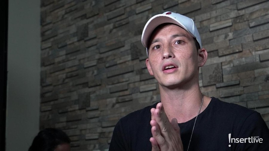 Anak Jadi Penyemangat Mike Lewis Saat Syuting Foxtrot Six Cukup lama tidak membintangi film layar lebar, anak menjadi penyemangat bagi Mike Lewis bintangi Foxtrot Six.
