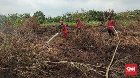 2,2 Juta Liter Air Dipakai untuk Water Bombing Karhutla Riau