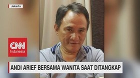 Andi Arief Bersama Wanita Saat Ditangkap
