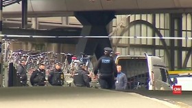 VIDEO: Polisi Temukan Bom di Stasiun dan Bandara Inggris