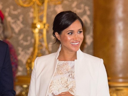 Saat Absennya Meghan Markle di Foto Keluarga Picu Kehebohan