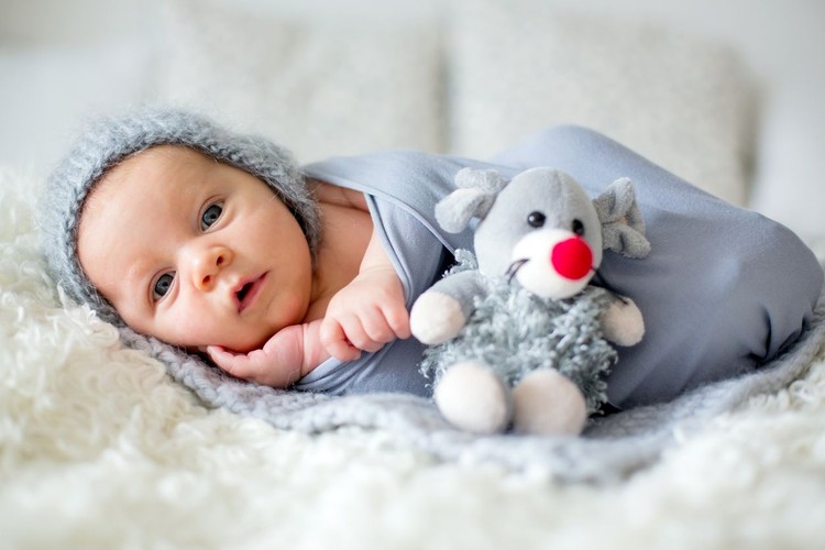 50 Inspirasi Nama Bayi yang Indah dari Irlandia Buat Bunda yang sedang menanti si kecil, menyiapkan nama anak dari bahasa Irlandia bisa jadi referensi. Simak daftarnya, Bun.