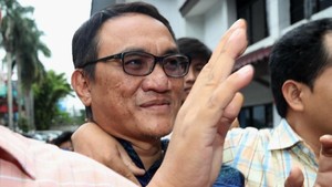 Andi Arief: Jokowi Kumpulkan Relawan karena Lemah di Mata Parpol
