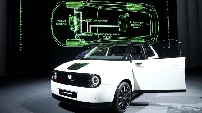 Australia bakal memberi keringanan cukai untuk kendaraan hybrid dan listrik asal Indonesia.