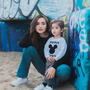 Video Aksi & Gaya Putri Yasmine Wildblood Saat Dandan Jadi Sorotan