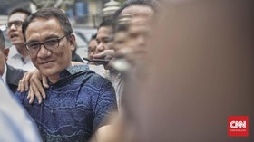 Andi Arief: Max Sopacua Upayakan Sandiaga Jadi Ketum Demokrat