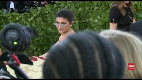 VIDEO: Kantongi Rp14 T, Kylie Jenner Jadi Miliarder Termuda