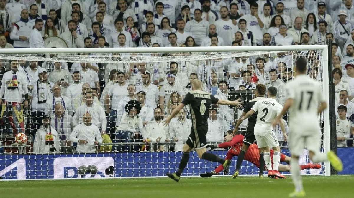 FOTO: Momen Ajax 'Mendikte' Real Madrid di Liga Champions