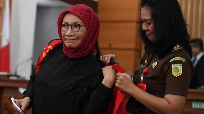 Hakim PN Jaksel menyatakan tidak menemukan alasan penting untuk mengabulkan permohonan terdakwa kasus penyebaran hoaks Ratna Sarumpaet menjadi tahanan kota.