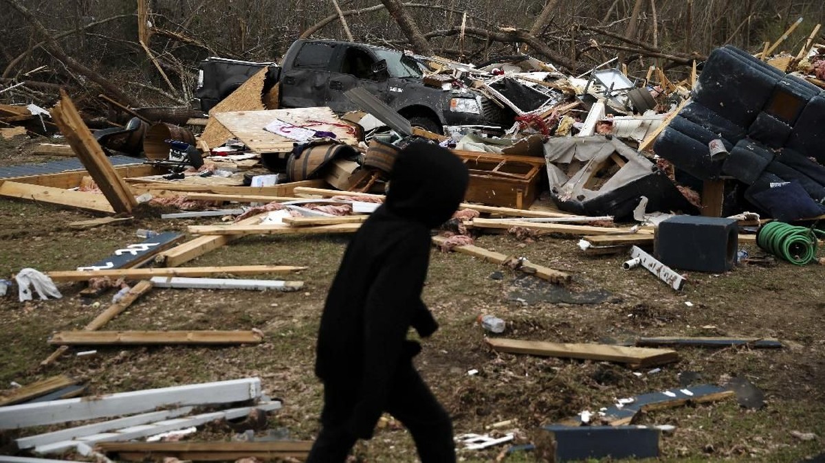 FOTO: Jejak Amuk Tornado di Alabama