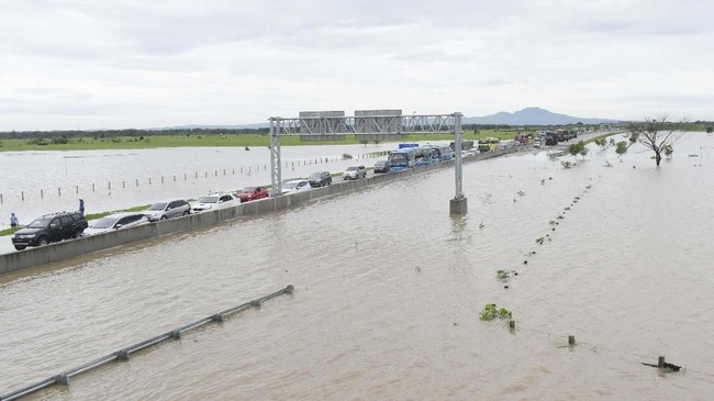 Aktivitas Madden Julian Oscillation di Samudera Hindia menyebabkan curah hujan tinggi di kawasan Indonesia, fenomena tersebut dapat bertahan hingga satu pekan.