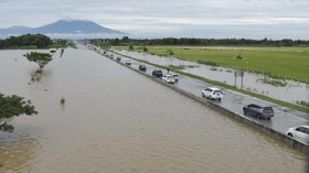 Banjir di Baleendah Kabupaten Bandung Mencapai 2,8 Meter