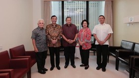 Luhut Pandjaitan Jenguk Ani Yudhoyono di Singapura